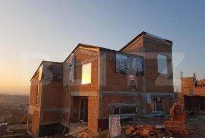 Casă cu 4 camere cu Teren 250 Mp în Central - 17