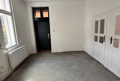 Casă cu 4 camere cu Teren 334 Mp în Central - 9