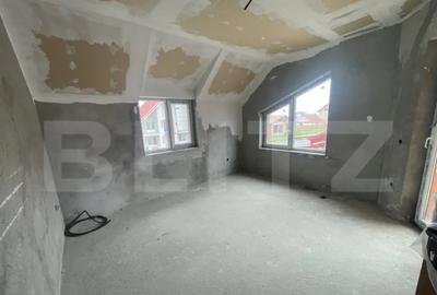 Casă cu 4 camere cu Teren 716 Mp în Botiz - 2