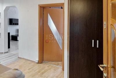 Apartament cu 3 camere circular, mobilat în Calea București - 9