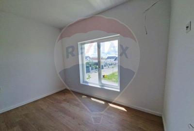 Casa / Vila - 132,5 mp , teren - 264 mp / zona Carcea - 6