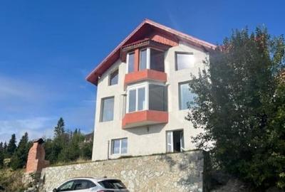 Vila (P+1+M) în stațiunea Rânca - poziție centrală - 1