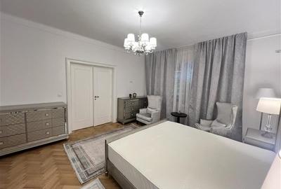 3 camere deosebit, amenajat LUX,  boxa, curte acces auto - 24