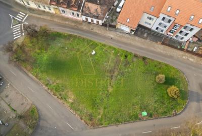 Teren cu vizibilitate excepțională, 3 fronturi stradale | Zona Lunei - 3