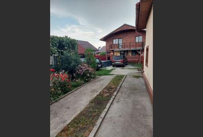 Casă cu 8 camere cu Canalizare în Drăguțești - 2