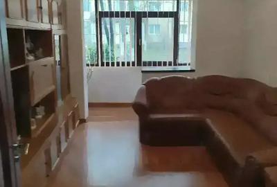 Apartament cu 3 camere decomandat în Central - 1