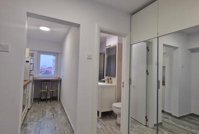 Garsonieră decomandată, mobilată în P-ța Alba Iulia