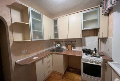 Apartament cu 3 camere disponibil in zona Universitate - 1