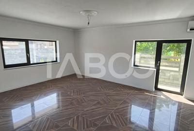 Apartament de vanzare cu 2 camere si curte proprie in bloc nou