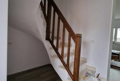 Casă cu 4 camere în Sânandrei