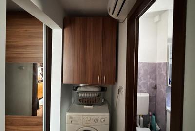 3 camere .. model decomandat ..  zona Lipovei .. etajul 3 - 12