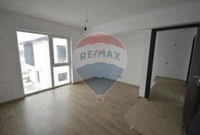 Casă cu 3 camere cu Canalizare în Est - 10