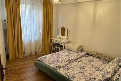Apartament cu 3 camere decomandat, mobilat în Ultracentral