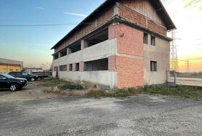 Spațiu comercial, de 680 mp, în Central - 3