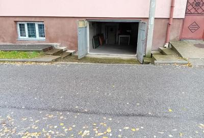 Spațiu comercial, de 25 mp, în Central