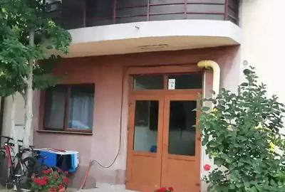 PROPRIETAR vand ap 2 cam, et 2 in vila. Parcare. Bacau - 10