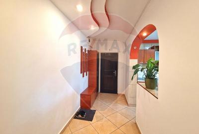 Apartament cu 4 camere decomandat, mobilat în 13 Septembrie - 15