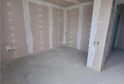 Casă cu 6 camere cu Teren 1200 Mp în Poroschia - 5