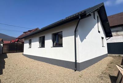 Casă cu 3 camere în Central - 2