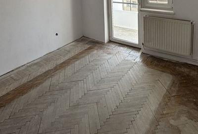 Apartament 2 camere liber la vanzare, in bloc vila zona Central - 4