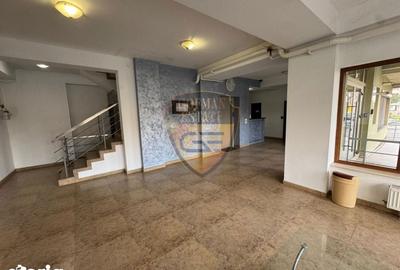 Apartament cu 3 camere în Central - 1
