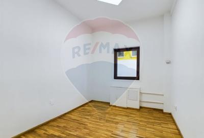 Vila renovata - nemobilata Berceni/ Metrou Eroii Revolutiei - 2