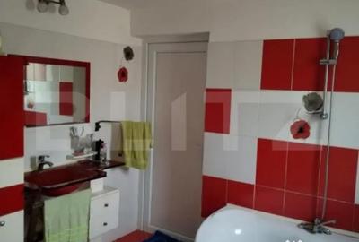 Casă cu 7 camere cu Teren 975 Mp în Central