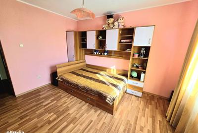 Casă cu 8 camere cu Teren 1146 Mp în Vânători - 4