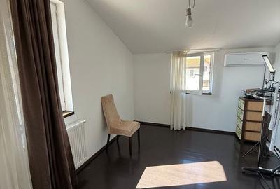 Casă cu 4 camere în Bâcu
