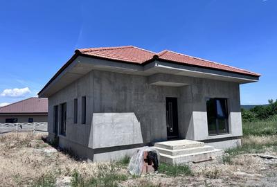 Casă individuală cu 4 camere cu Canalizare în Micești - 18