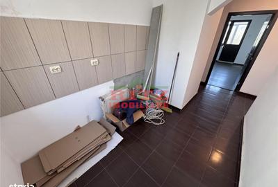 Apartament cu 4 camere decomandat în Crișan - 8