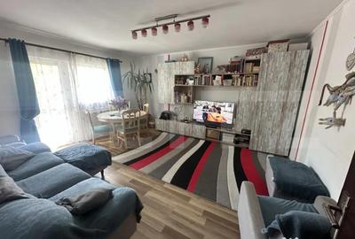 Apartament cu 4 camere decomandat în Micro 16 - 1
