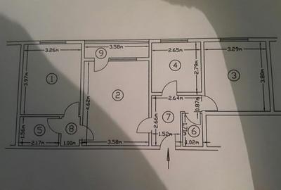 Apartament cu 3 camere semidecomandat în Drumul Taberei