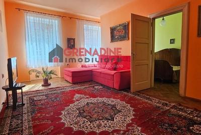 Apartament cu 3 camere semidecomandat, mobilat în Centrul Istoric