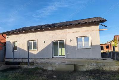 Casă cu Teren 300 Mp în Zimandu Nou - 5