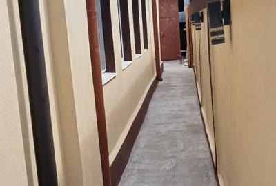 Casa individuala singura in curte, Medeea - 4