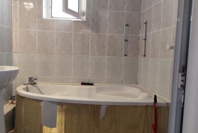 Apartament cu 3 camere decomandat în Micro 16 - 7