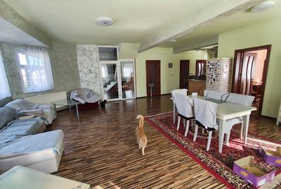 Casă cu 4 camere în Central - 2