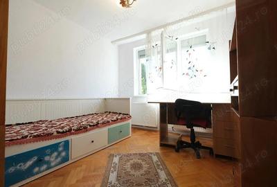 Titan - Postavarul, apartament 3 camere cu centrala proprie, etaj 1 - 4