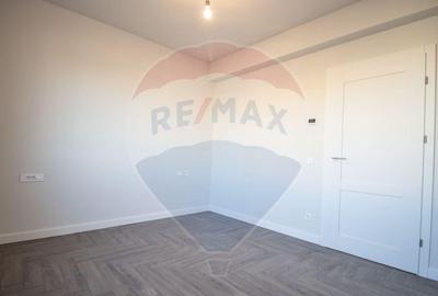 Casă cu 4 camere cu Teren 345 Mp în Tunari - 2