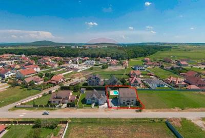 De vanzare Pensiune cu piscina si 12 camere Baile Felix, Sanmartin