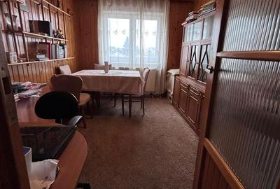 Apartament cu 4 camere decomandat în Central - 1