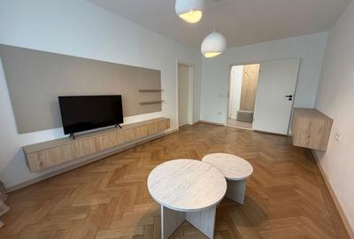 Apartament cu 2 camere decomandat în Central