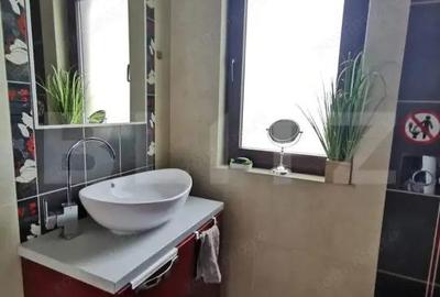 Casă cu Teren 400 Mp în Central - 2