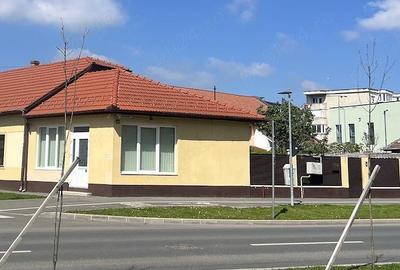 Casă cu 4 camere cu Canalizare în Mehala