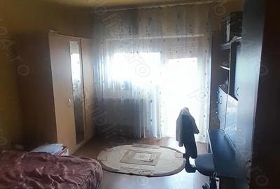 Casă cu 6 camere în Rovine - 8