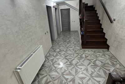 Casă cu 8 camere cu Teren 2800 Mp în Milcoiu - 9
