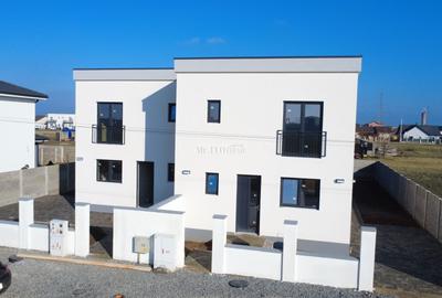 Duplex cu 4 camere cu Canalizare în Moșnița Nouă - 3