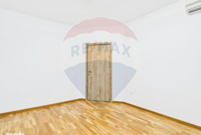 Apartament cu 4 camere în Central - 11
