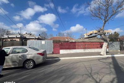 Casă cu 4 camere cu Teren 400 Mp în Central